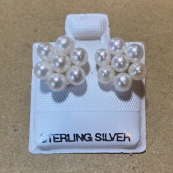 Jewelry - Sterling silver freshwater pearl earrings